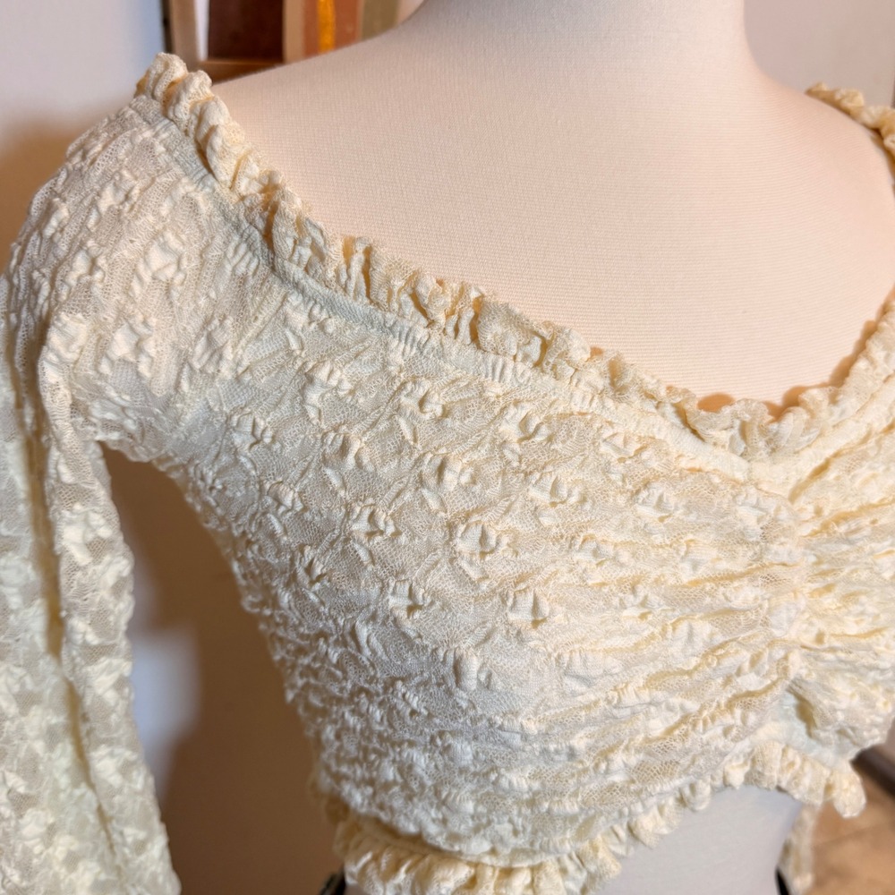 Privy Crop Top Womens Size Medium Cream Lace Long Sleeve Ruched Ruffle PT40764N - Picture 5 of 8